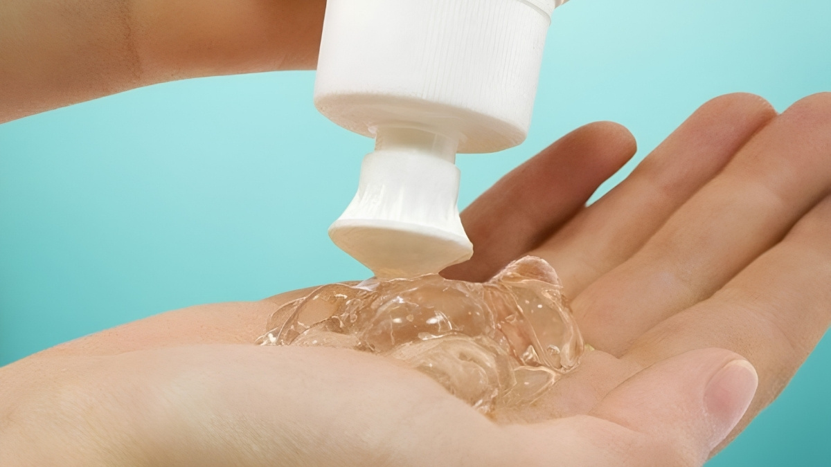 Gel bôi trơn gốc dầu có thành phần chính chiết xuất từ dầu tự nhiên hoặc dầu tổng hợp