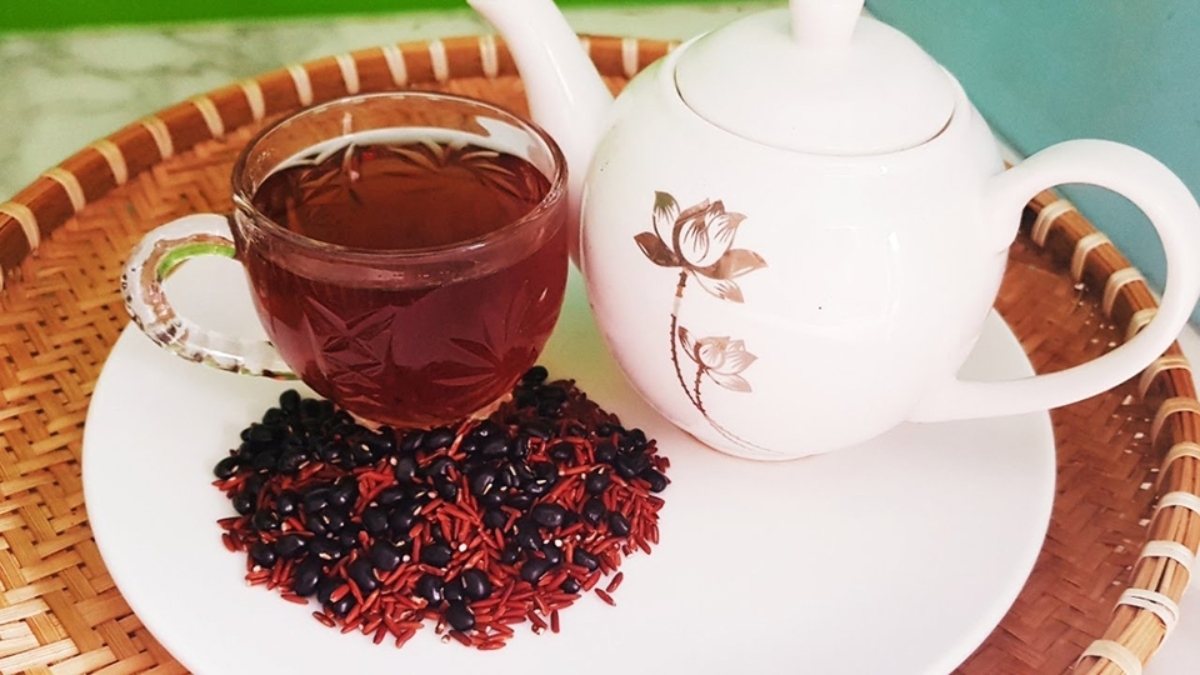 Nấu trà gạo lứt đậu đen tại nhà đơn giản gồm 3 bước