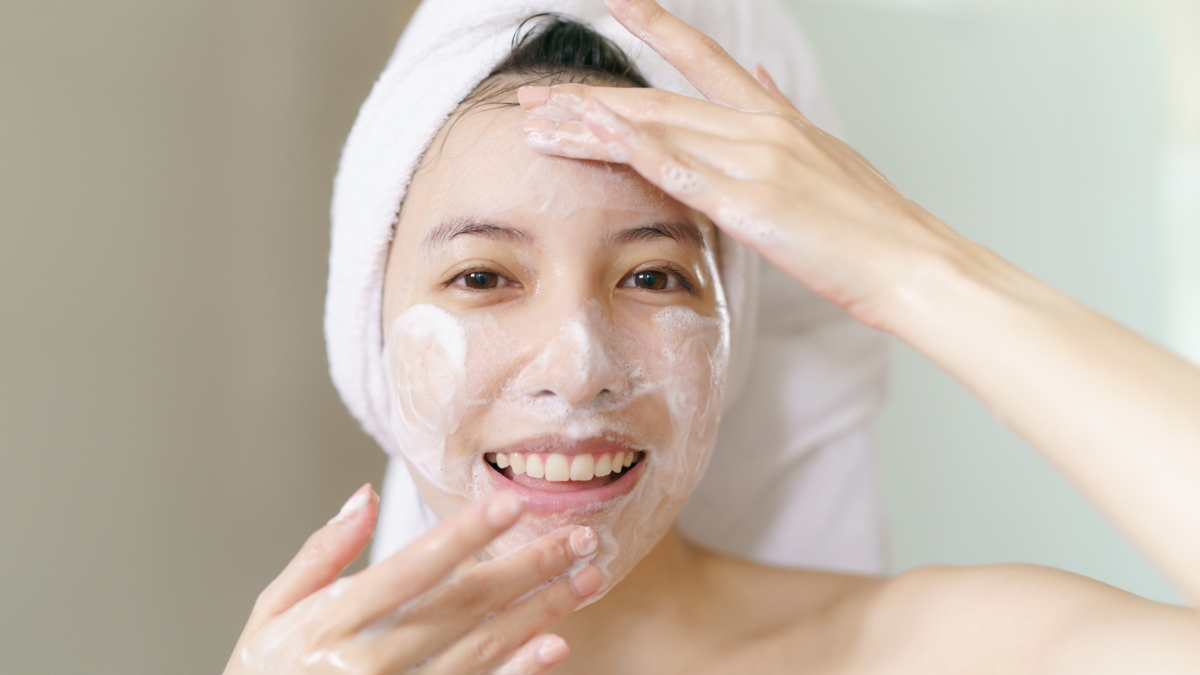 Quá trình massage bọt rửa mặt chỉ nên kéo dài tối đa 1 phút