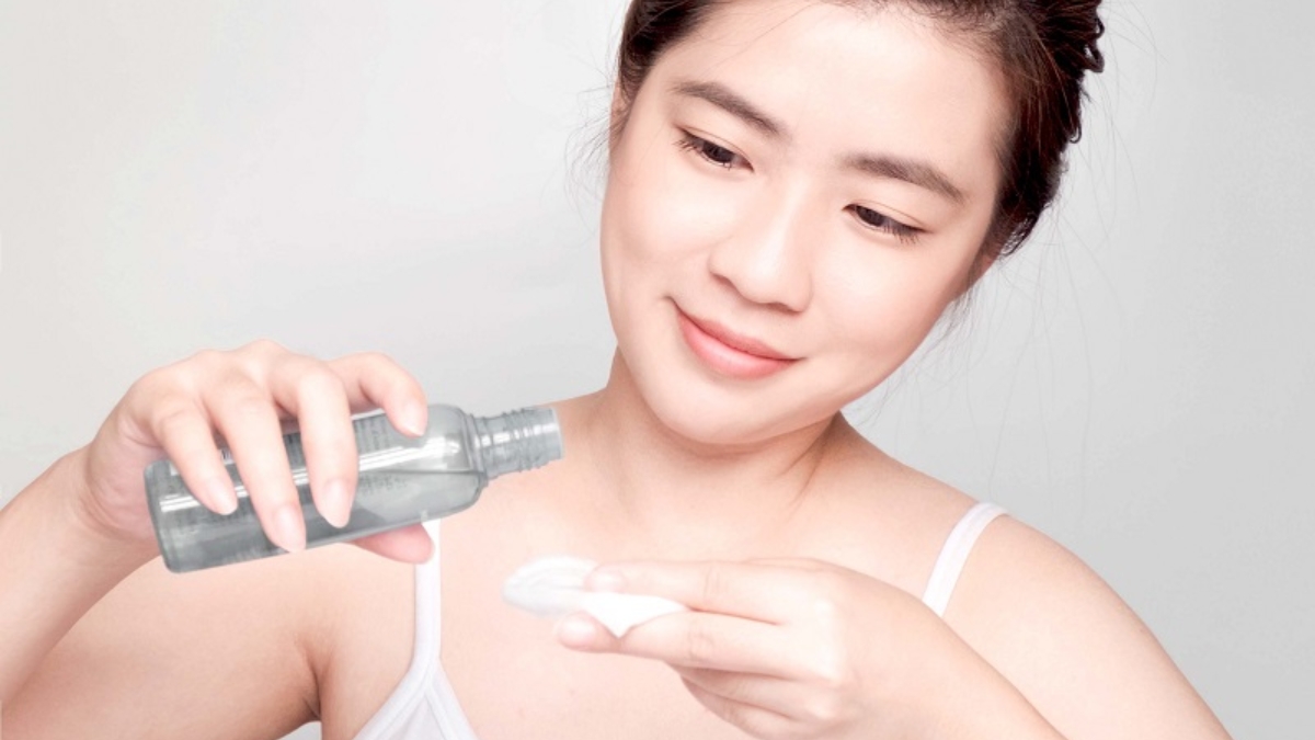 Dùng toner cung cấp dưỡng chất