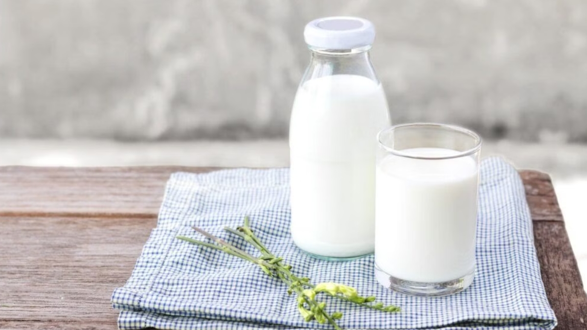 Tùy thuộc vào chế độ ăn mà mỗi người lựa chọn có nên uống sữa hay không