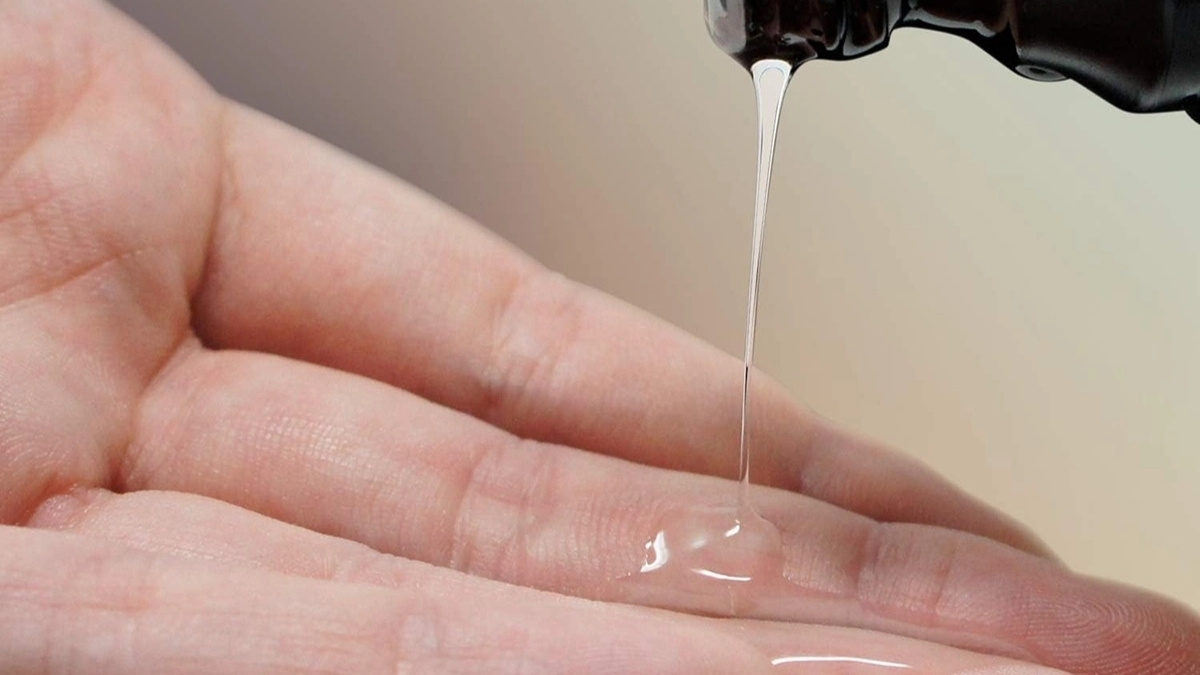 Gel bôi trơn gốc nước là lựa chọn ưu tiên nhờ sự lành tính và khâu vệ sinh đơn giản