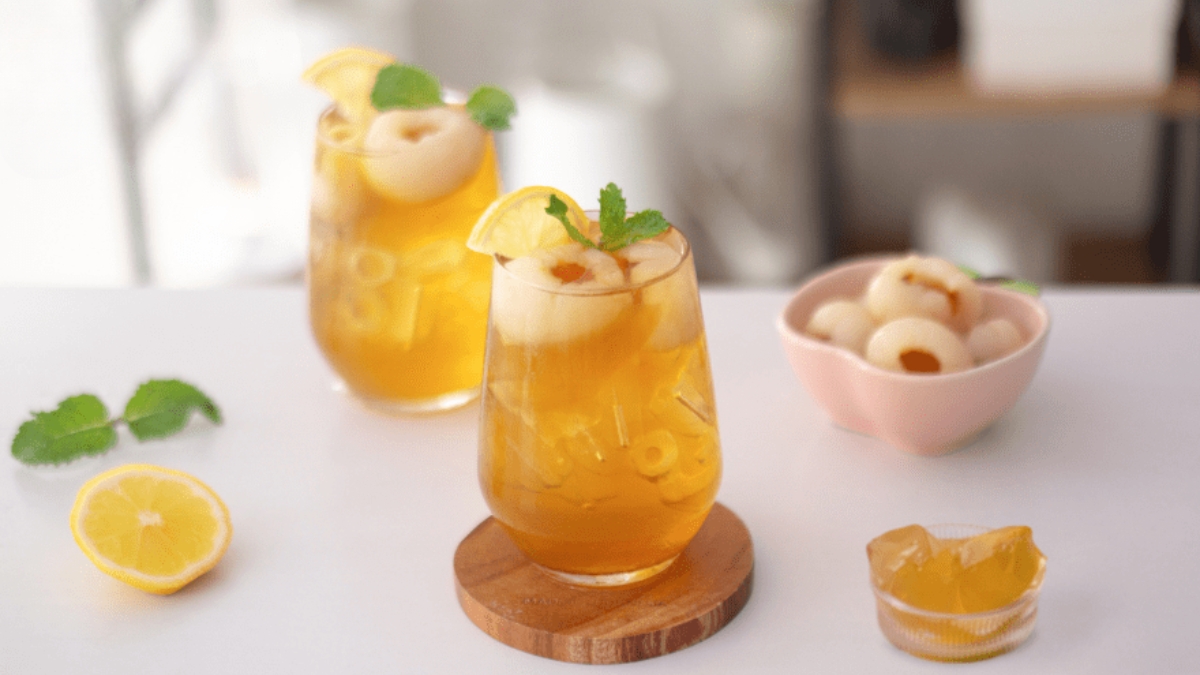 Làm trà thạch vải