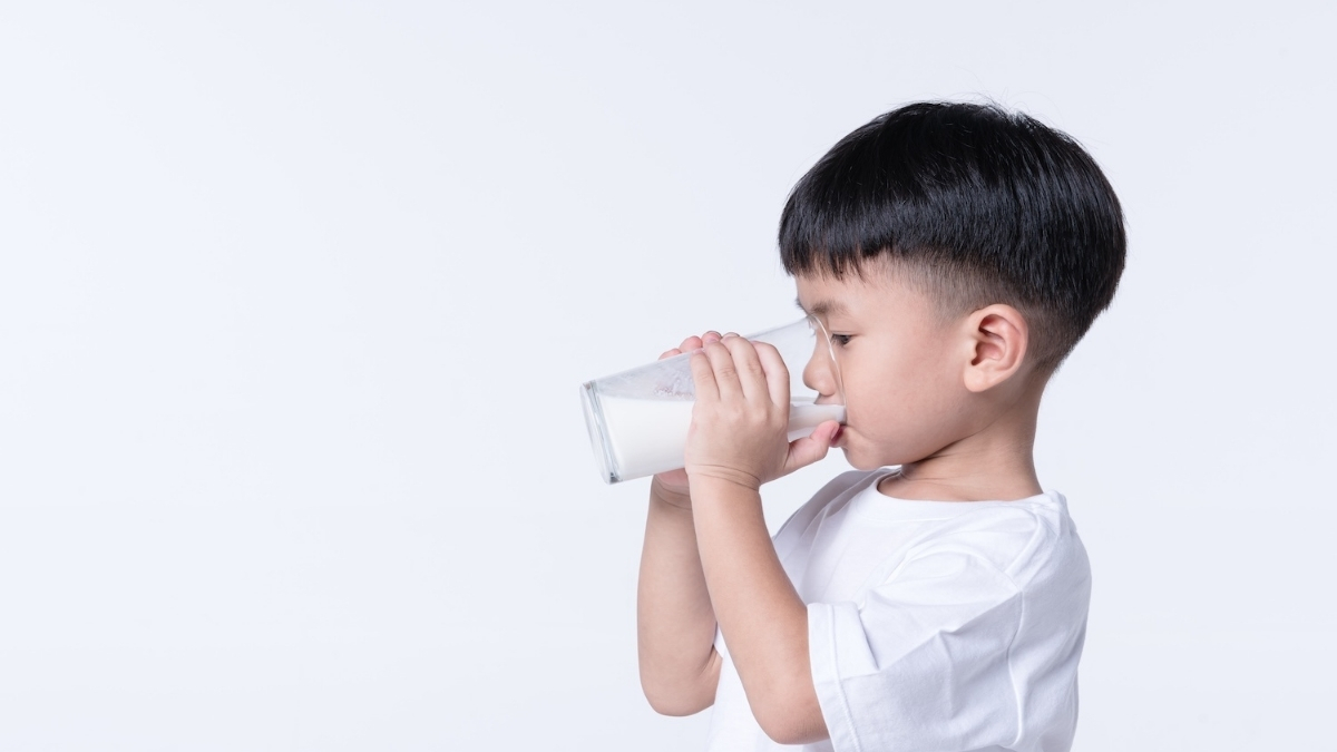 Trẻ từ 1 tuổi có thể uống sữa tươi tiệt trùng