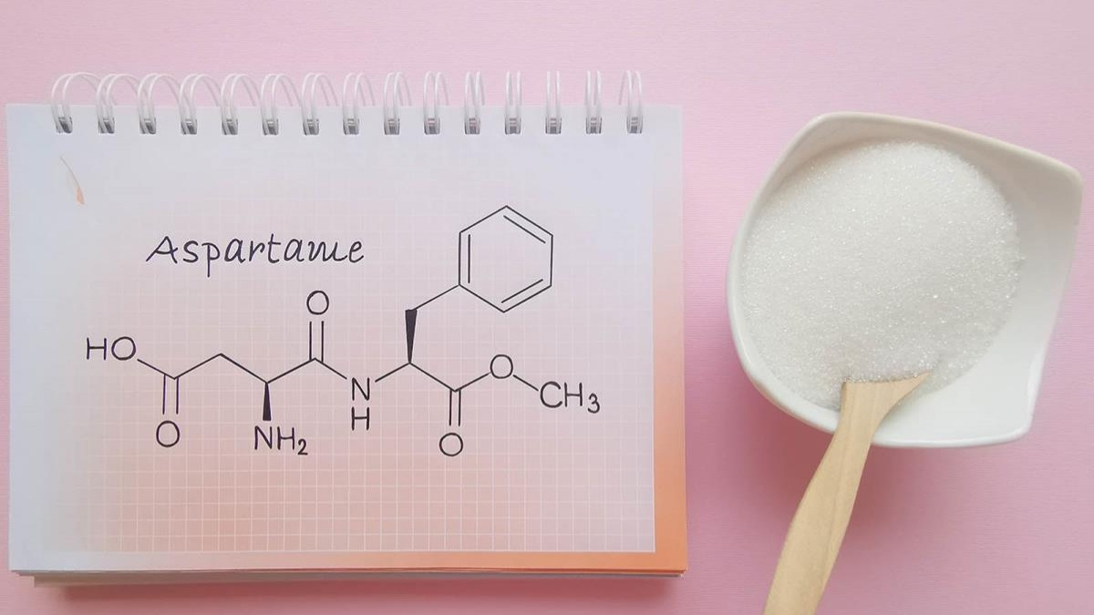 Aspartame là một loại phụ gia thực phẩm tạo ngọt nhân tạo